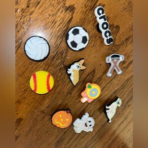 Lot of 10 croc charms